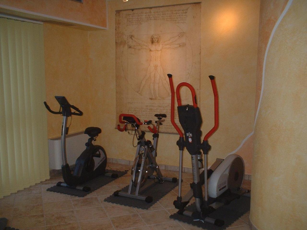 Miravalle 2000 Hotel Lizzano In Belvedere